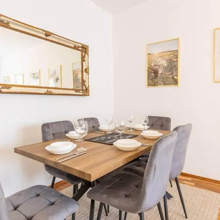 50 M Rhein - 6 Personen - Stadt - Sunset Balkon * Koblenz (Rhineland-Palatinate)