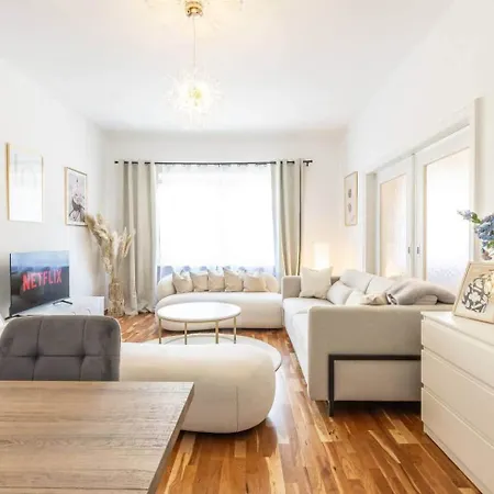 50 M Rhein - 6 Personen - Stadt - Sunset Balkon Apartment *
